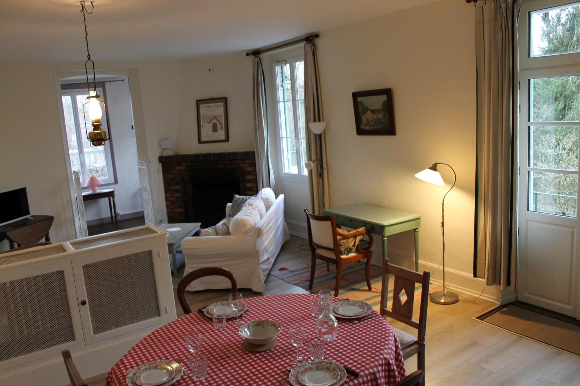 De La Tuiliere, Calme Absolu Dans Hameau Protege